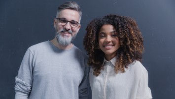 Gabriela Gomes e Jessé Perão apresentam clipe “Me Lanço No Fogo”